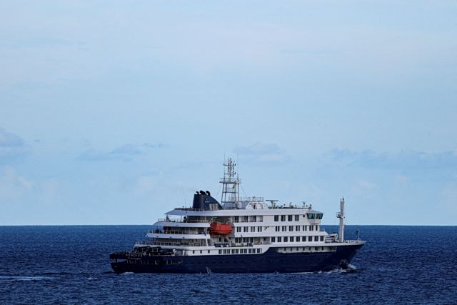 Χανταϊός: Ο καπετάνιος του MV Hondius μπορεί επιτέλους να εγκαταλείψει το πλοίο