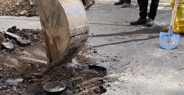 Θραύση αγωγού της ΕΥΔΑΠ στην οδό Αμερικής: Διακοπή κυκλοφορίας και αποκατάσταση