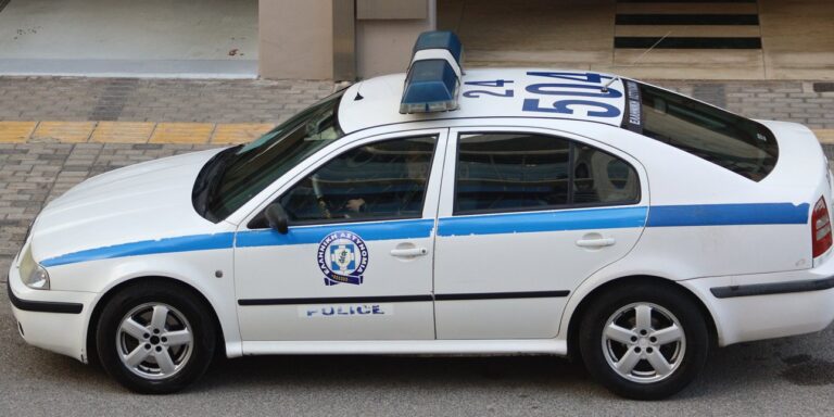 Παιδί 4,5 ετών βρέθηκε να περιφέρεται σε πεζοδρόμιο Θεσσαλονίκης – Συνελήφθησαν οι γονείς