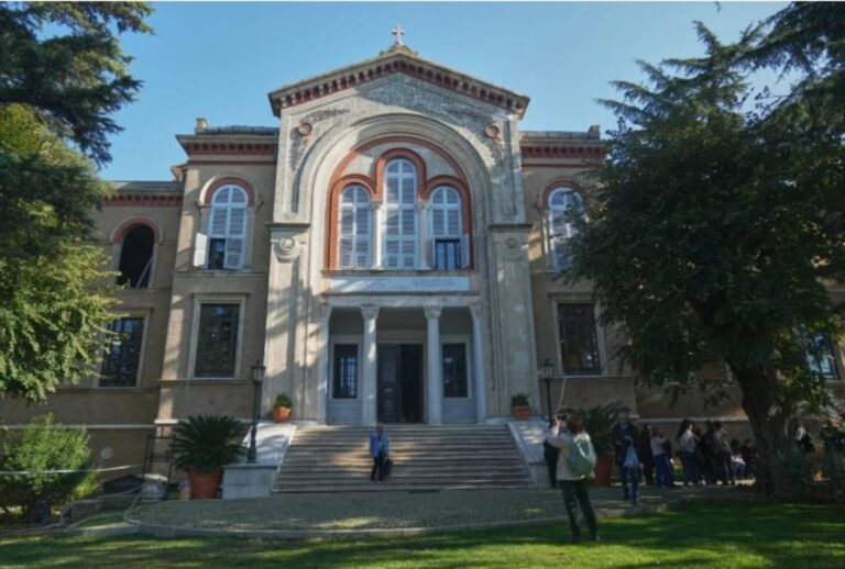 Η Τουρκία ανοίγει ξανά τη Θεολογική Σχολή της Χάλκης