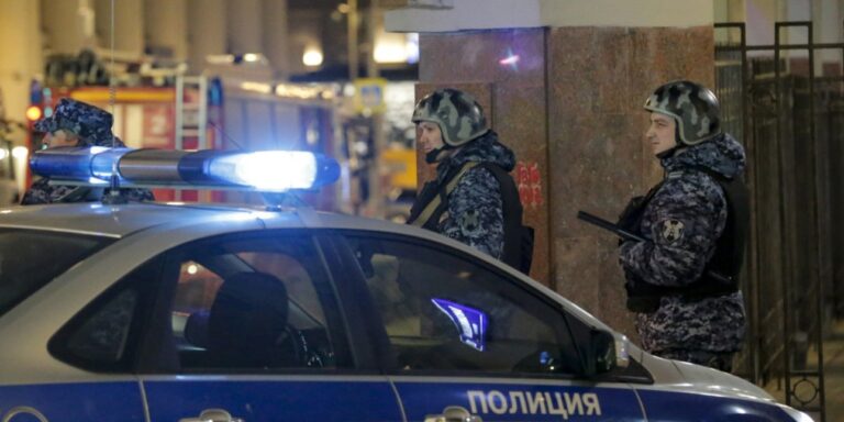 Επίθεση με Μαχαίρι σε Εμπορικό Κέντρο στη Ρωσία: Ένα Θρίλερ Τρόμου