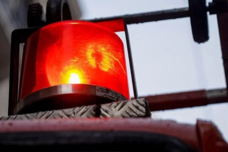 Φωτιά στην Κερατέα: Μεγάλη κινητοποίηση της Πυροσβεστικής