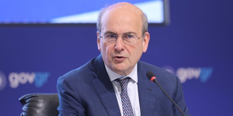 Χατζηδάκης: Η Νέα Δημοκρατία συνδυάζει σταθερότητα και εθνική ανανέωση
