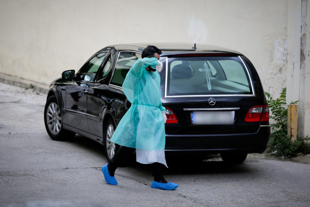Αδιανόητο περιστατικό στις Σέρρες: Λάθος σορός παραδόθηκε σε οικογένεια