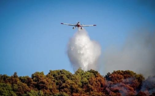 Φωτιά στην Αιτωλοακαρνανία: 6 εναέρια μέσα για την καταπολέμηση της πυρκαγιάς