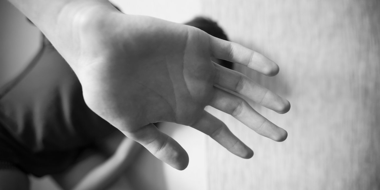 Περιστατικό Απίστευτης Αγριότητας στη Κρήτη: 58χρονος Επιχείρησε να Πνίξει 8χρονο Παιδί