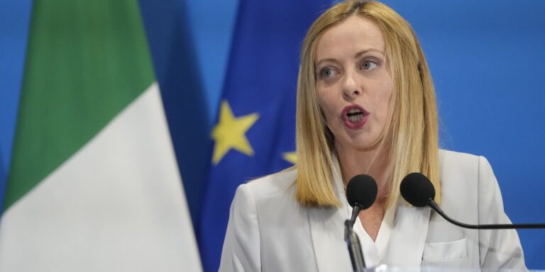Η Ιταλία εξετάζει έκτακτα μέτρα για την μεταναστευτική κρίση στην Ισπανία