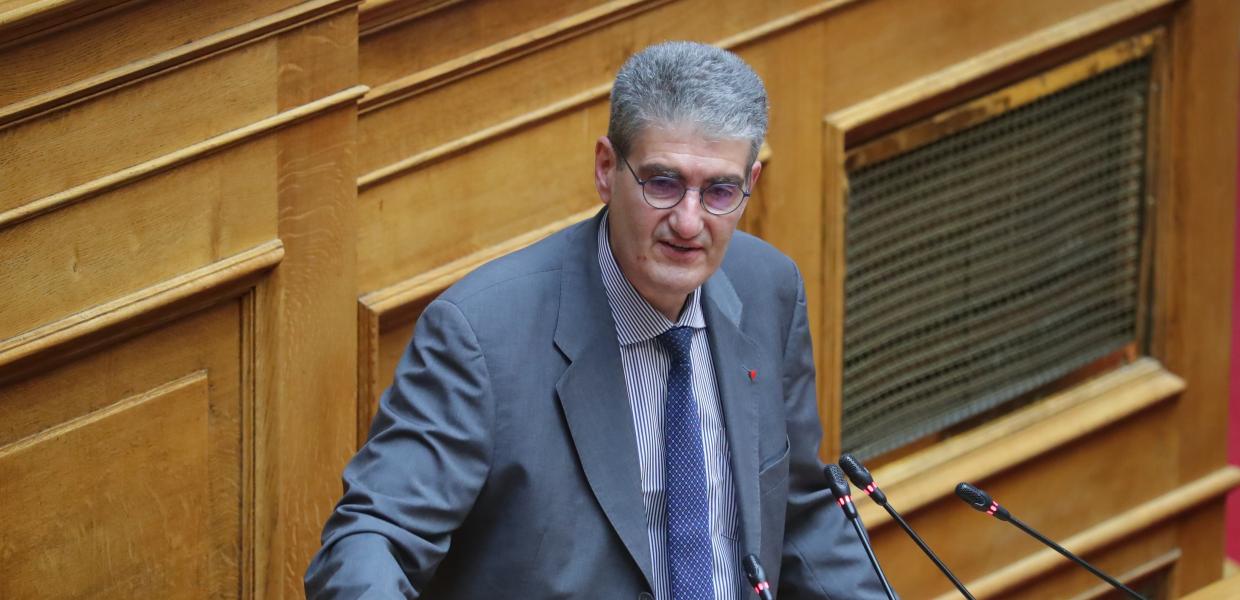 Η Παραίτηση Φάμελλου: Μια Αφετηρία για Ανασύνταξη