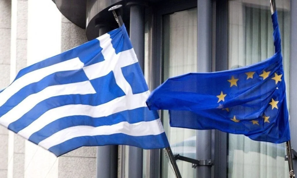 Δεύτερος γύρος αξιολόγησης της ελληνικής οικονομίας για το 2026: Πρωτογενές πλεόνασμα, πρόωρες αποπληρωμές και πτωτική πορεία χρέους στο επίκεντρο
