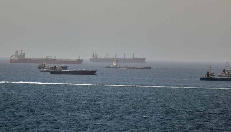Φρουροί της Επανάστασης: Σκληρή γραμμή για το άνοιγμα των Στενών του Ορμούζ