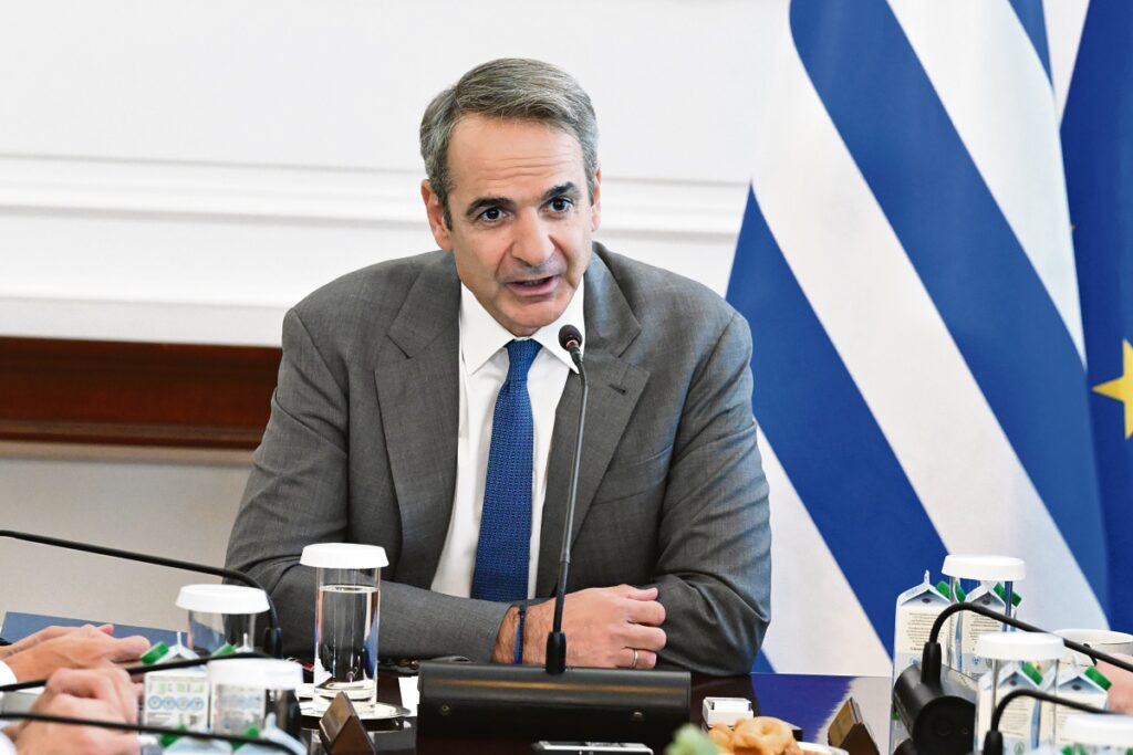 Διυπουργική σύσκεψη υπό τον Μητσοτάκη για την άμεση στήριξη των πυρόπληκτων