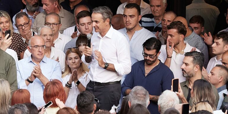 Μητσοτάκης υπόσχεται κατώτατο μισθό πάνω από 950 ευρώ πριν τις εκλογές