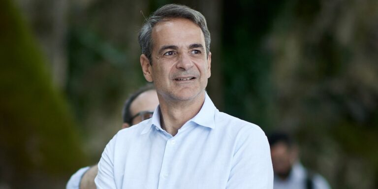 Ο Κυριάκος Μητσοτάκης μετά από ατύχημα με ποδήλατο