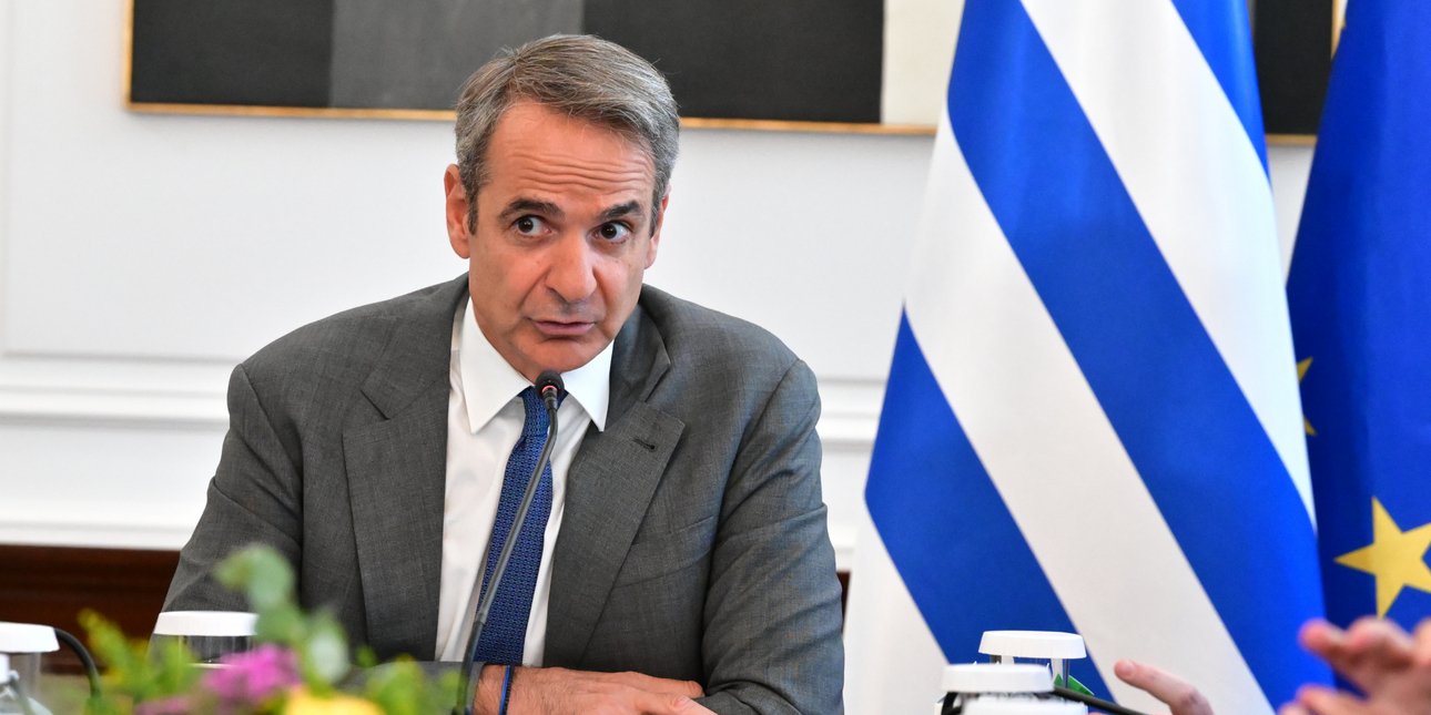 Ο Κυριάκος Μητσοτάκης Αποχαιρετά τον Στέφανο Μάνο