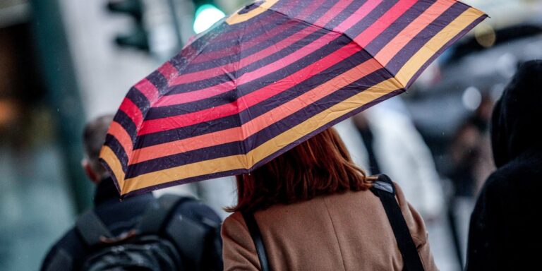 Απόγευμα με βροχές και ακραίους ανέμους: Τι προβλέπουν οι μετεωρολόγοι για τη Σεπτέμβριο‑Οκτώβριο