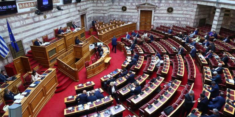 Επιτροπή Δεοντολογίας: Νέα άρση ασυλίας της Ζωής Κωνσταντοπούλου – Πολιτική αντιπαράθεση και κεντρική απουσία του ΠΑΣΟΚ