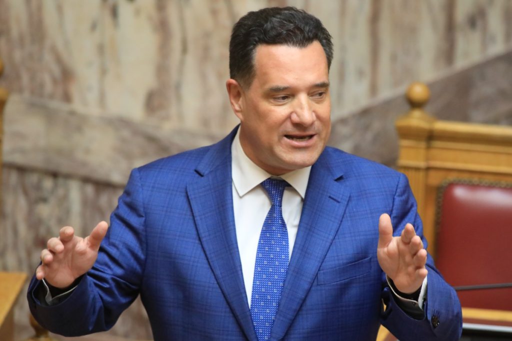 Γεωργιάδης: «Το ιατρείο λειτουργεί 15 χρόνια – το κράτος δεν μπορεί να είναι παντού» – Ανάλυση της νέας πολιτικής για τις παραπλανητικές διαφημίσεις