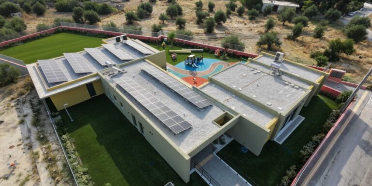 Νέος βρεφονηπιακός σταθμός στους Αγίους Θεοδώρους: Συνεργασία Φιλανθρωπίας και Δήμων για το μέλλον των παιδιών