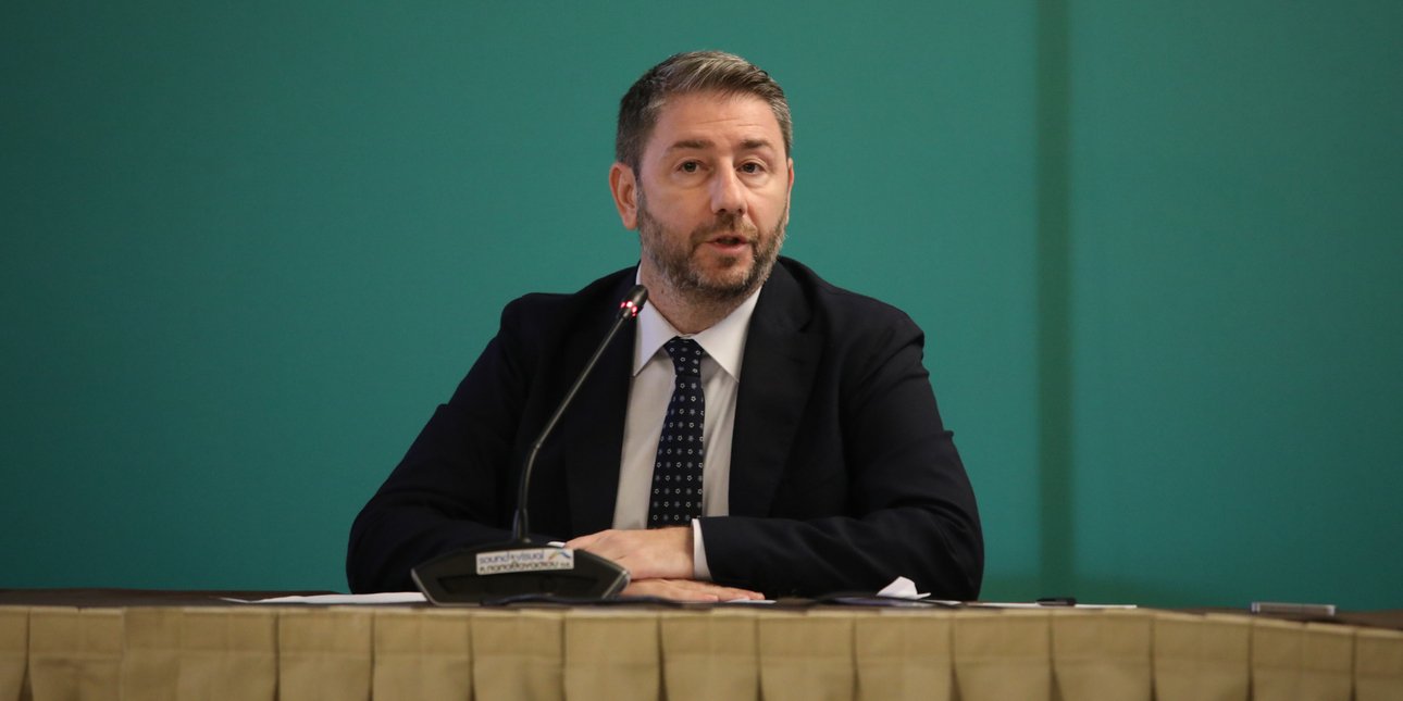 Ανδρουλάκης καταδικάζει την πρόταση της ΝΔ για το άρθρο 86: «Κοροϊδία που αποκαλύπτει τη θεσμική αναξιοπιστία»