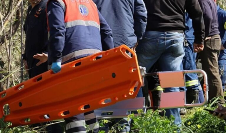 Διάσωση χωρίς αισθήσεις: 31χρονη πολωνική γυναίκα ανασύρθηκε από δύσβατο σημείο στην Εύβοια