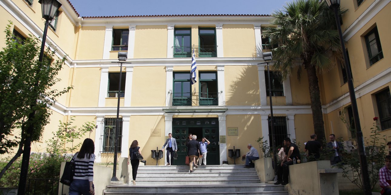 Απόδραση 40χρονου Τυνησιακού κρατουμένου κατά τη μεταγωγή από τα δικαστήρια της Ευελπίδων