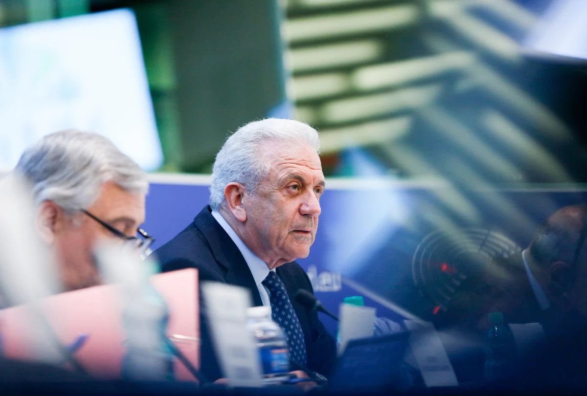 Ανακλήθηκε το ένταλμα σύλληψης του Δημήτρη Αβραμόπουλου: τι σημαίνει για το Qatargate και την ελληνική πολιτική