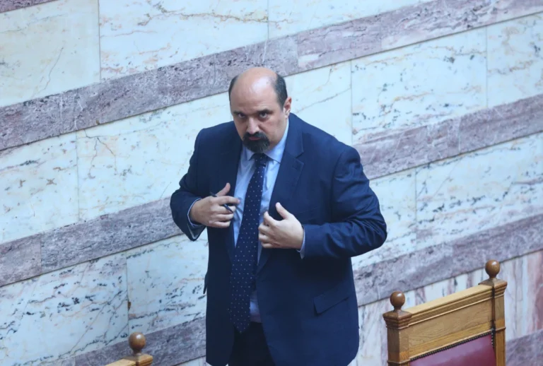 Τριαντόπουλος αποφεύγει τις εκλογές: η απόφαση μετά την παραπομπή στο Ειδικό Δικαστήριο για το «μπάζωμα» των Τεμπών