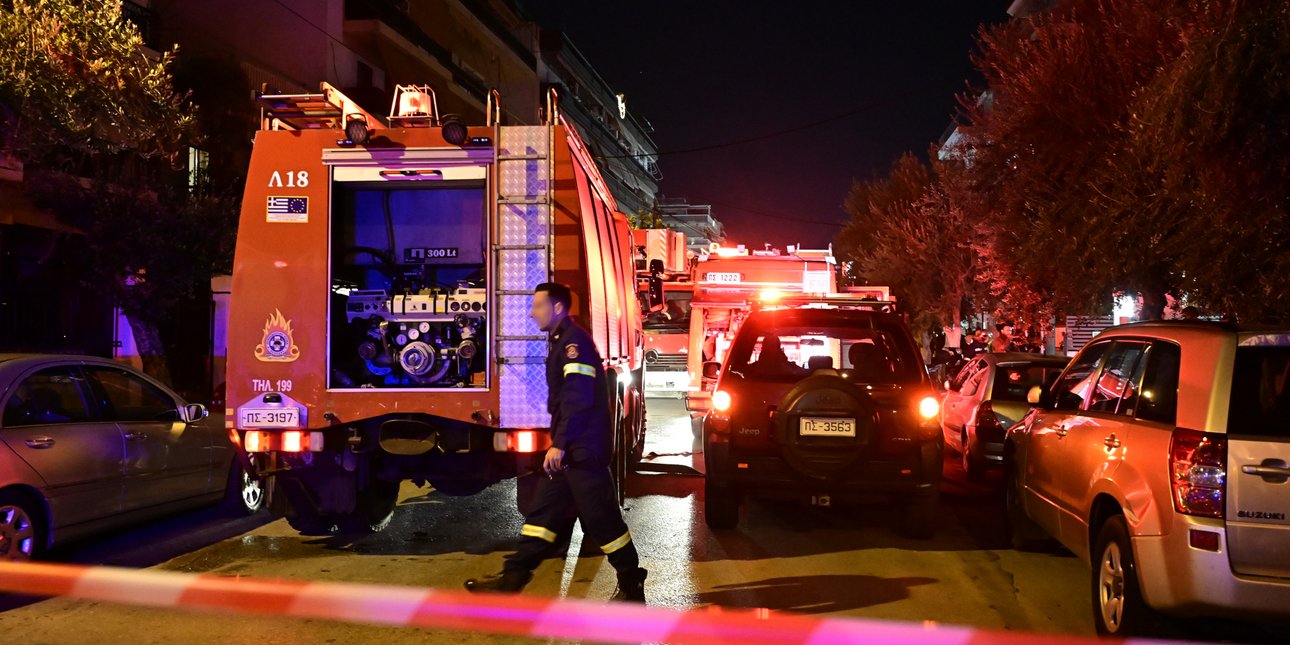 Φωτιά σε διαμέρισμα πρώτου ορόφου στο Χαλάνδρι: 18 πυροσβέστες αντιμετωπίζουν τη φλόγα