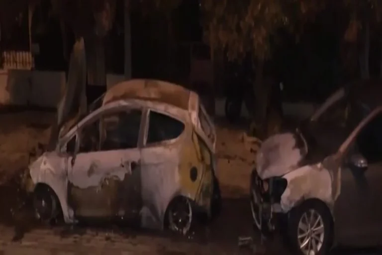 Φωτιά σε αυτοκίνητα στην Ηλιούπολη: Αιτίες, αντίδραση των αρχών και επιπτώσεις για τους ιδιοκτήτες