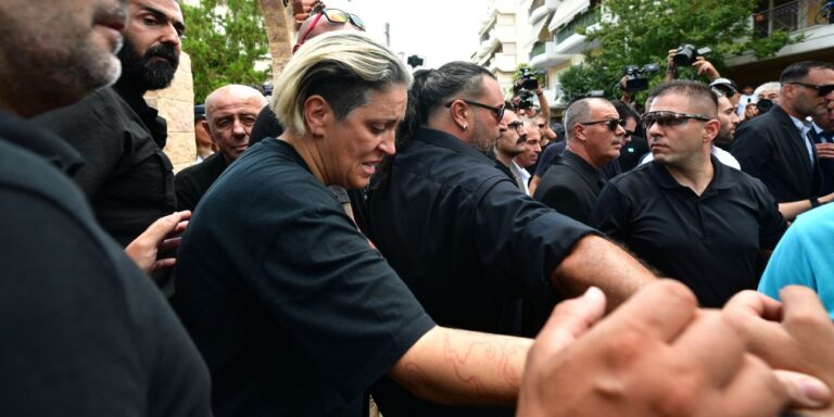 Αδελφή του Γιώργου Μαζωνάκη ζητά παραδειγματική τιμωρία των γιατρών: η οικογενειακή αγωνία και η δημόσια αντίδραση