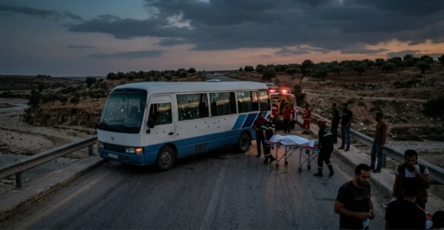 Επτά νεκροί και τέσσερις τραυματίες σε επίθεση ενόπλων σε λεωφορείο στη Χομς