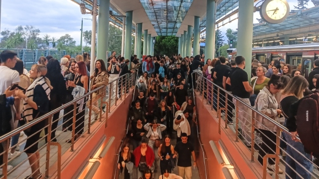 35.000 επιβάτες με τον ΗΣΑΠ μετά τη συναυλία της Άννας Βίσση στο ΟΑΚΑ: πώς διαχειρίστηκε η ΣΤΑΣΥ τη ροή του πλήθους