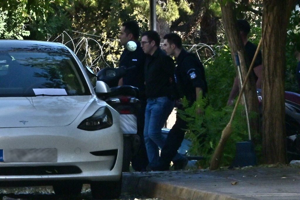 Αναβολή της δίκης για τη δολοφονία της Κυριακής Γρίβα: Τι σημαίνει η έλλειψη παρουσίας του κατηγορουμένου;