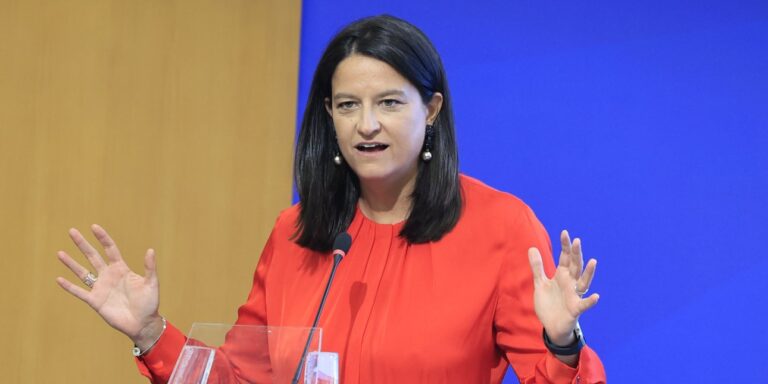 Ιστορικό ρεκόρ απασχόλησης: Η κυβέρνηση δηλώνει 72,2% απασχόληση και 563.000 νέες θέσεις εργασίας