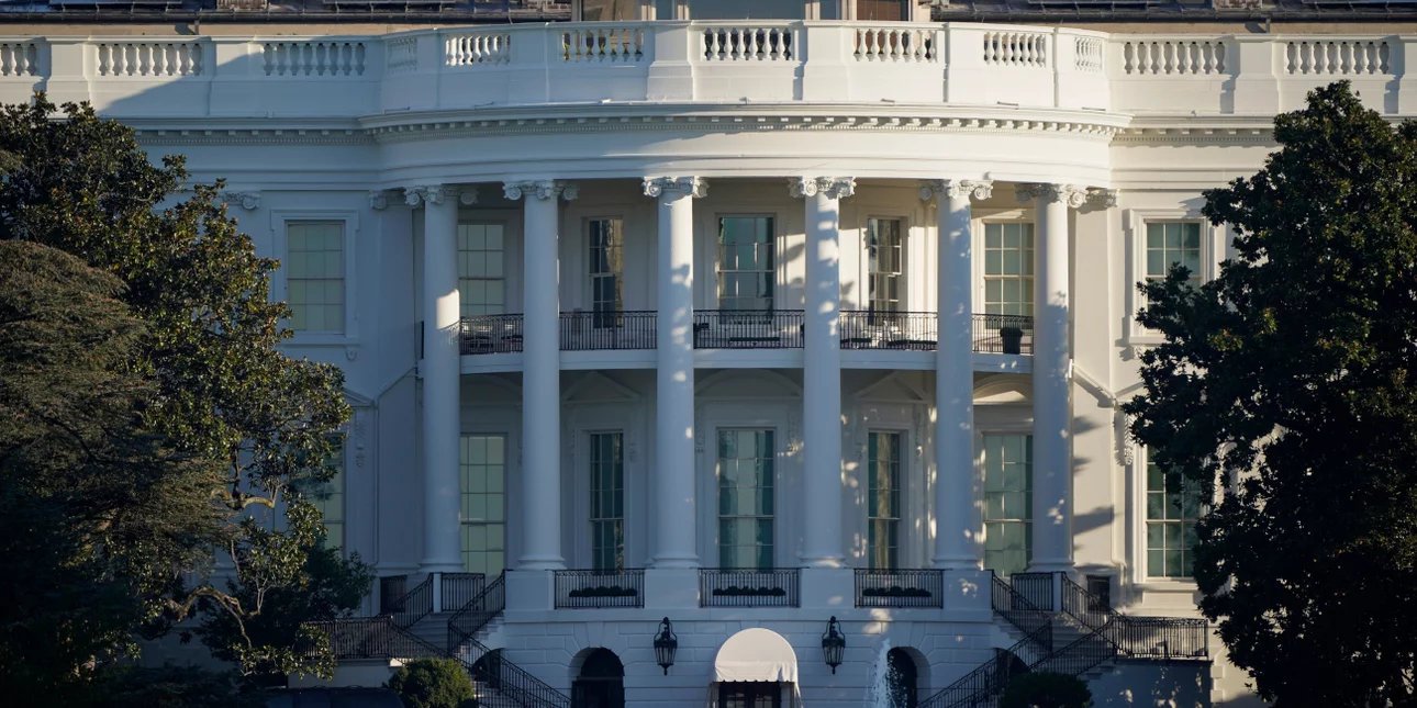 WHCA πιέζει τον Τραμπ: Απαγόρευση πρόσβασης δημοσιογράφων στον Λευκό Οίκο υπό αμφισβήτηση