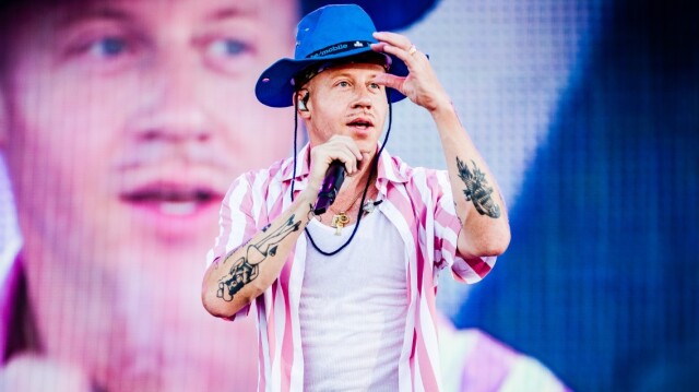 Macklemore δωρίζει 1 εκατομμύριο δολάρια στην Παλαιστίνη από αμοιβή περιοδείας