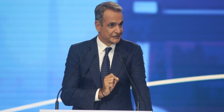ΔΕΗ: Νέα μέτρα μείωσης λογαριασμών – Ο Μητσοτάκης υποστηρίζει την «υγιή» εταιρεία