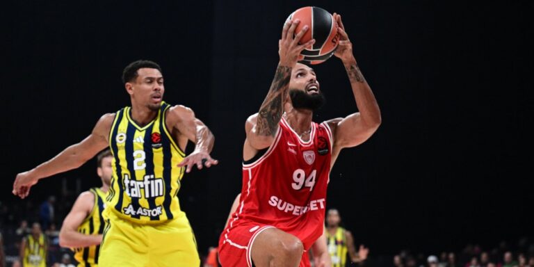 Ολυμπιακός-Φενέρμπαχτσε 92-90: Η έντονη νίκη του Φουρνιέ στο EuroLeague Super Cup