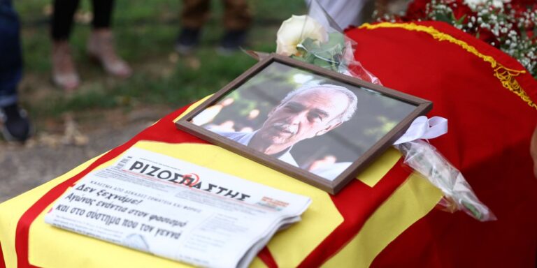 Πολιτική κηδεία του Σπύρου Χαλβατζή: Τελετουργία μνήμης και πολιτικού σεβασμού