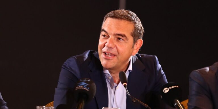 Τσίπρας προτείνει νέο πλαφόν για το πετρέλαιο: 1,4 € θέρμανση, 1,8 € κίνηση – η αντιπολίτευση επιτίθεται στον Μητσοτάκη