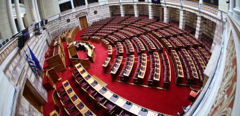 Συριζαίοι προτείνουν μείωση ΕΦΚ στα καύσιμα: «Η κυβέρνηση ομολόγησε το ψέμα για το «κόφτη»»