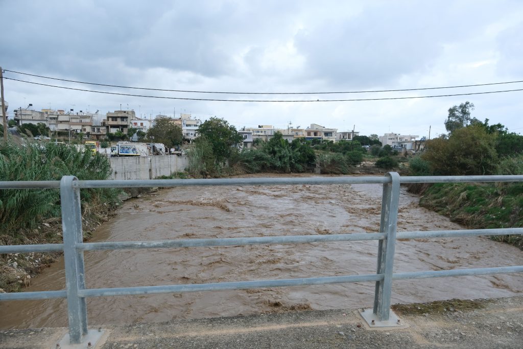 Κακοκαιρία στην Κρήτη: Ποιοι νομοί θα αντιμετωπίσουν σχολικές κλειστές την Παρασκευή 2 Οκτωβρίου
