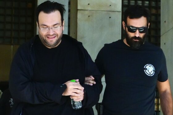 Δεσμεύτηκαν όλα τα περιουσιακά στοιχεία του Φιλίππου Καμπούρη και του ΛΑ.Ο.Σ.