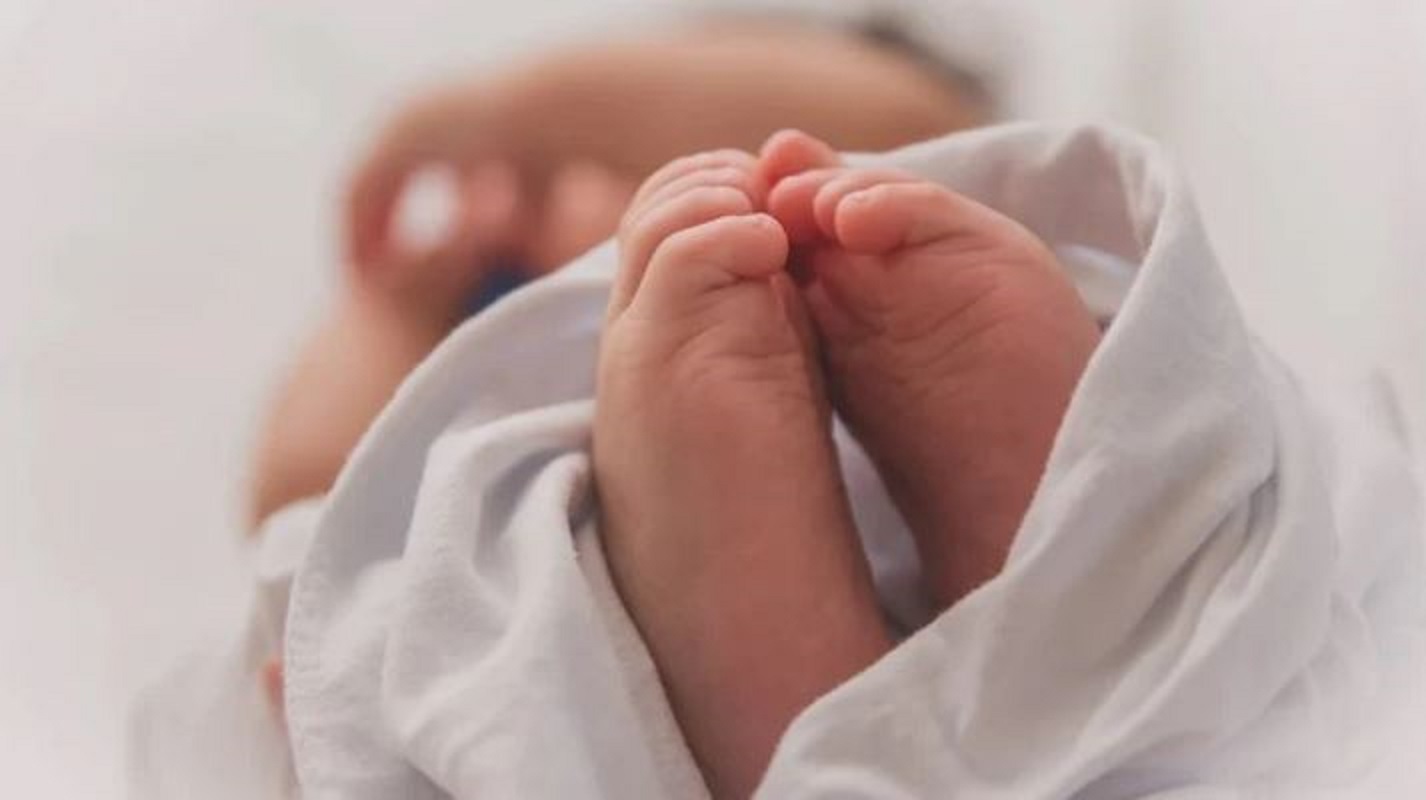 Χανιά: Έρευνα σε κλινική για εμπορία ανθρώπων και παράνομες υιοθεσίες