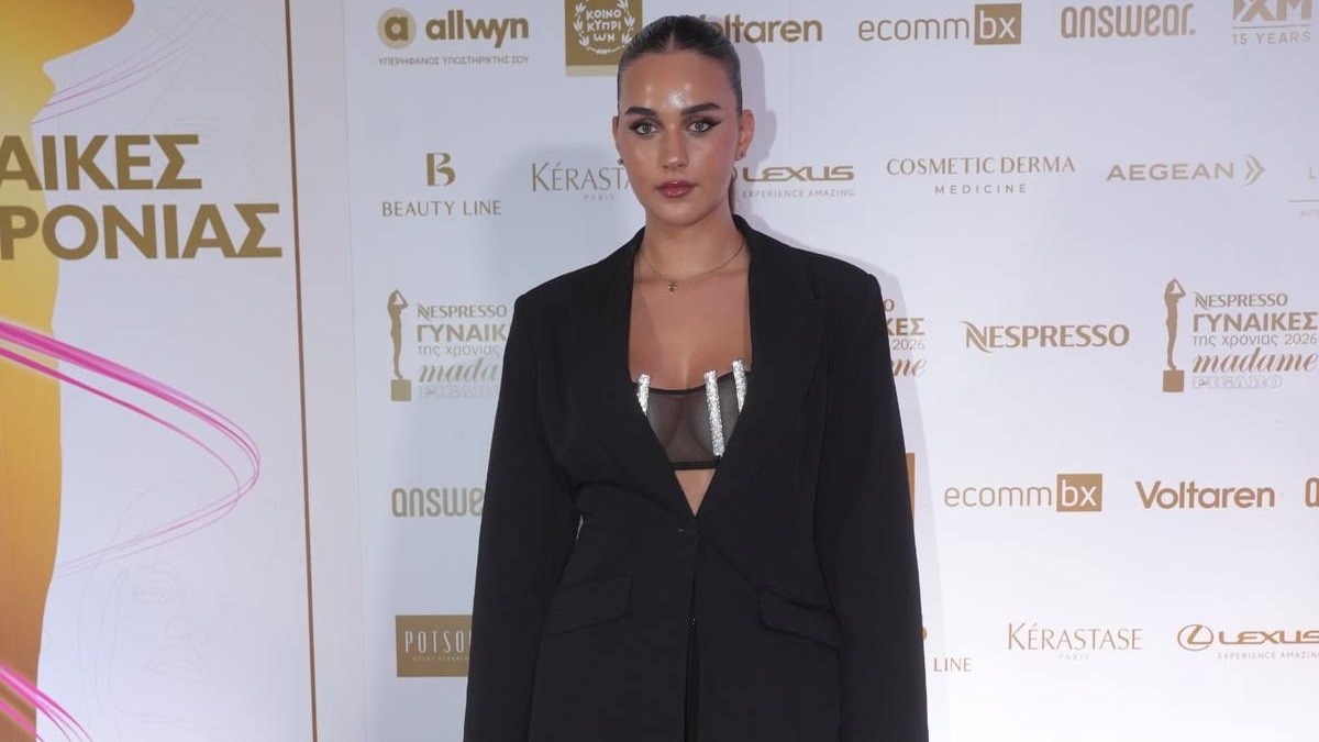 Βικτώρια Δέλλα: Η πρώτη δημόσια εμφάνιση μετά τον θάνατο της μητέρας της