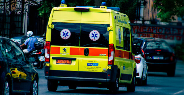 Νεκρός και τραυματίας σε σύγκρουση μοτοσικλέτας με ΙΧ στην Αττική Οδό