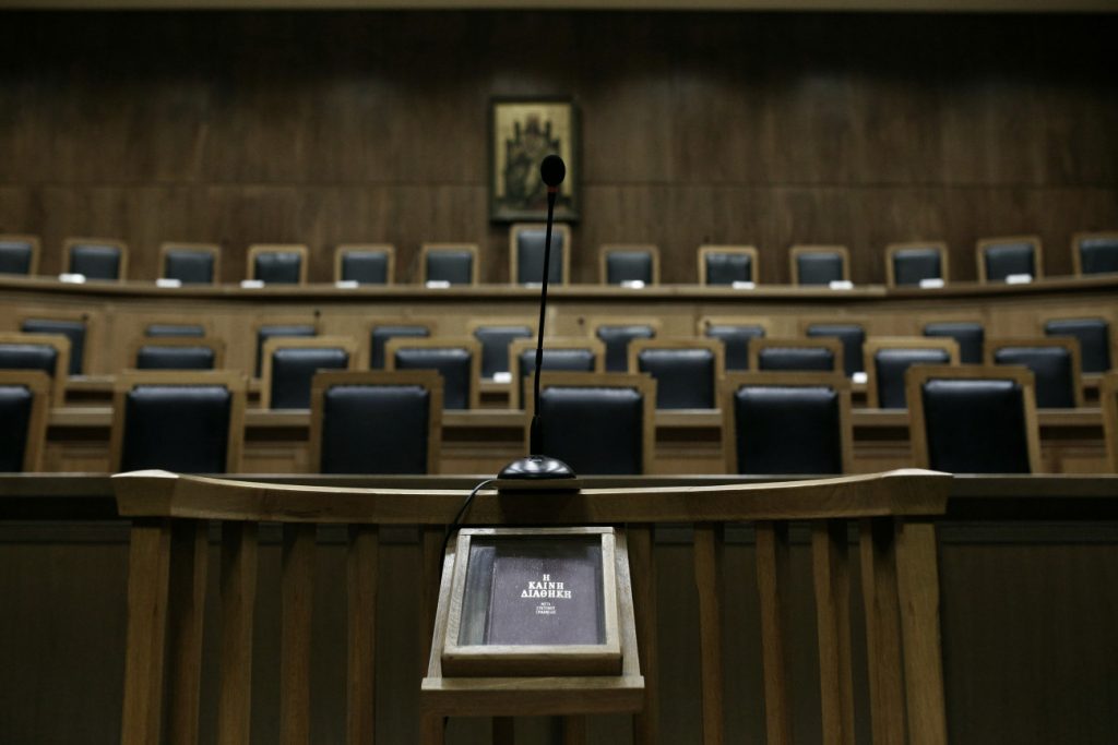 Στο Αυτόφωρο ιερέας από τα Γρεβενά για εκδικητική πορνογραφία