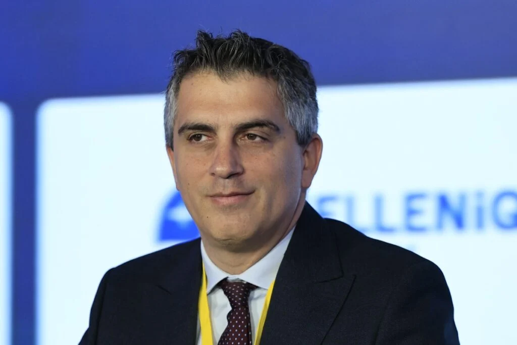 Τα πρώτα 10 χιλιόμετρα του νέου Βοακ θα κυκλοφορήσουν τον Οκτώβριο, σύμφωνα με τον υπουργό