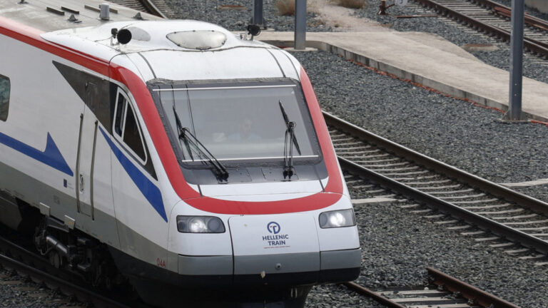 Διακοπή 134 λεπτών στο IC56: Τεχνικό πρόβλημα, εφεδρικές μηχανές και το ευρύτερο πρόβλημα αξιοπιστίας των τρένων