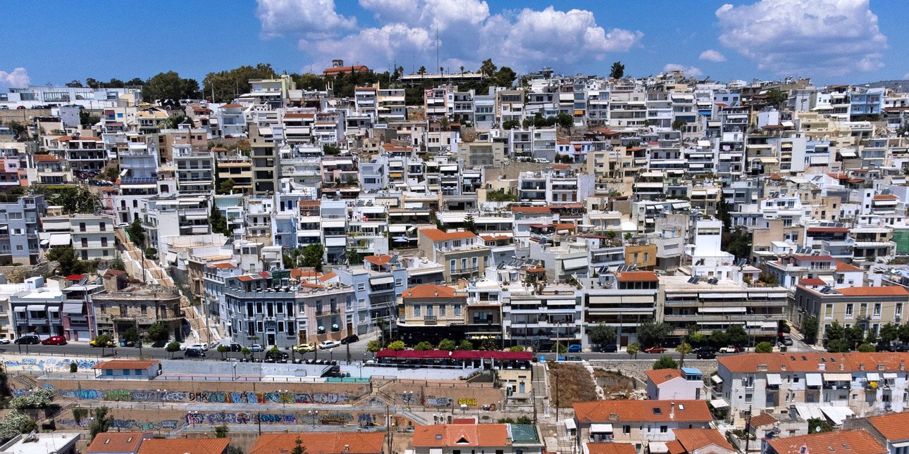 «Κόκκινα» δάνεια: Τι προβλέπει το νέο σχέδιο νόμου για τόκους, οφειλές και πλειστηριασμούς